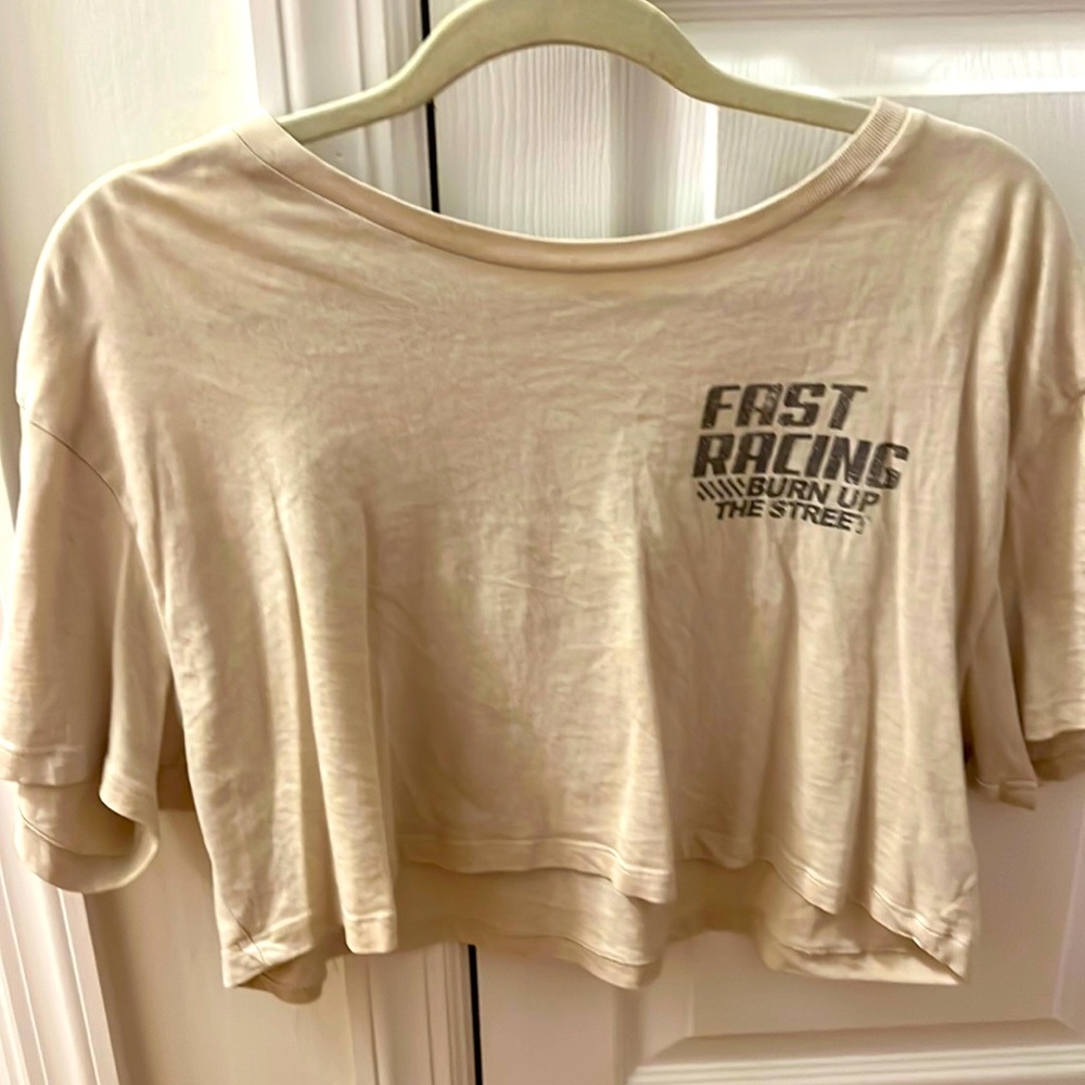 cute crop top. never worn